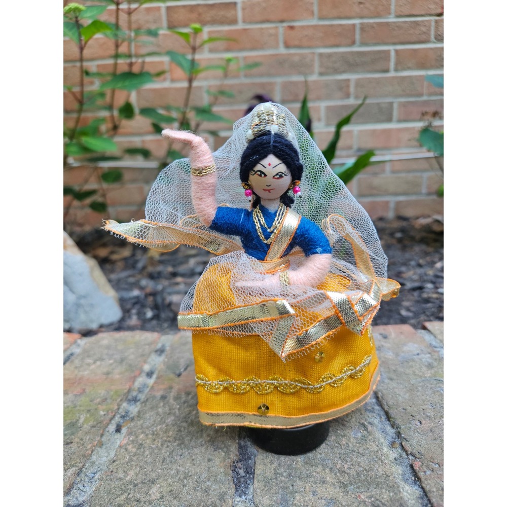 Vintage Handmade Indian Folk Art Manupuri Dancer Doll 6" - Picture 2 of 13